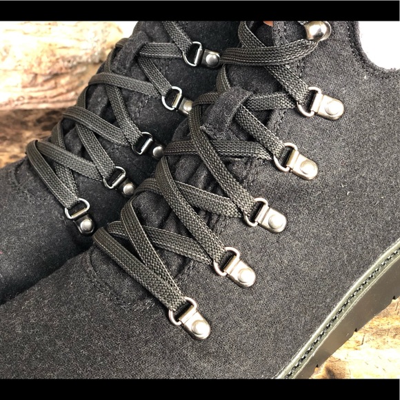 NEW Dr. Scholl's Women's waterproof Sentinel Boots - Picture 8 of 16